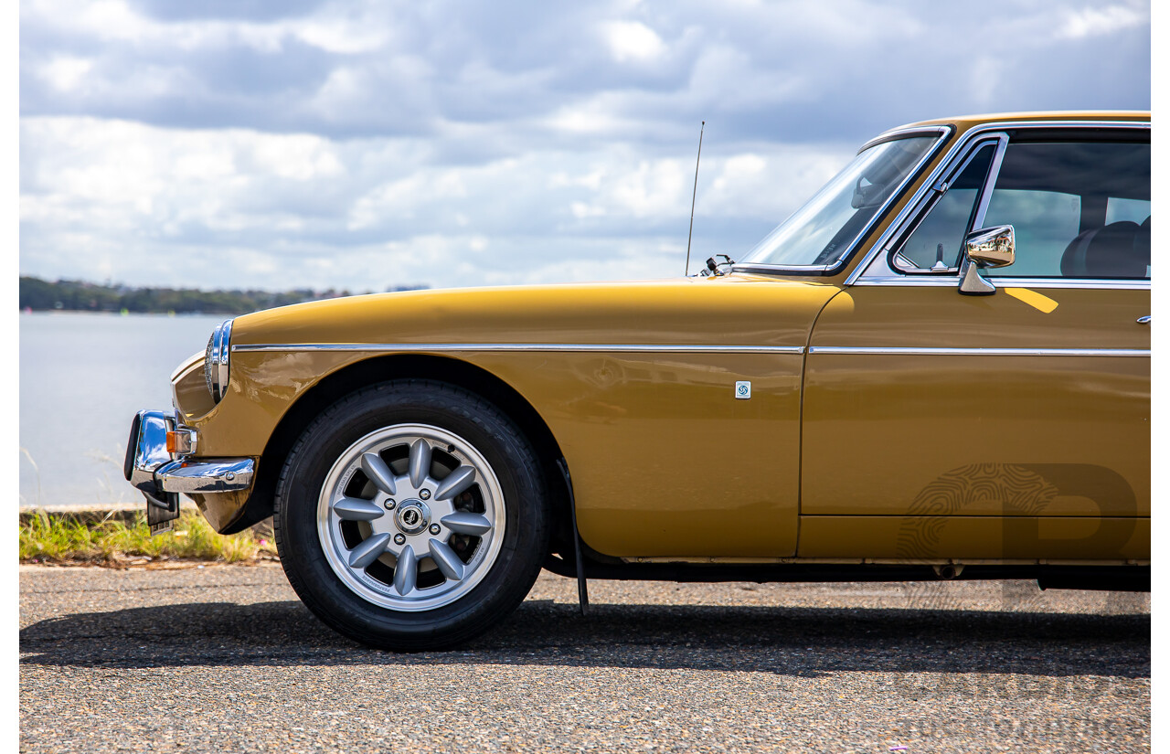 01/1974 M.G MGB GT 2d Coupe Harvest Gold 1.8L