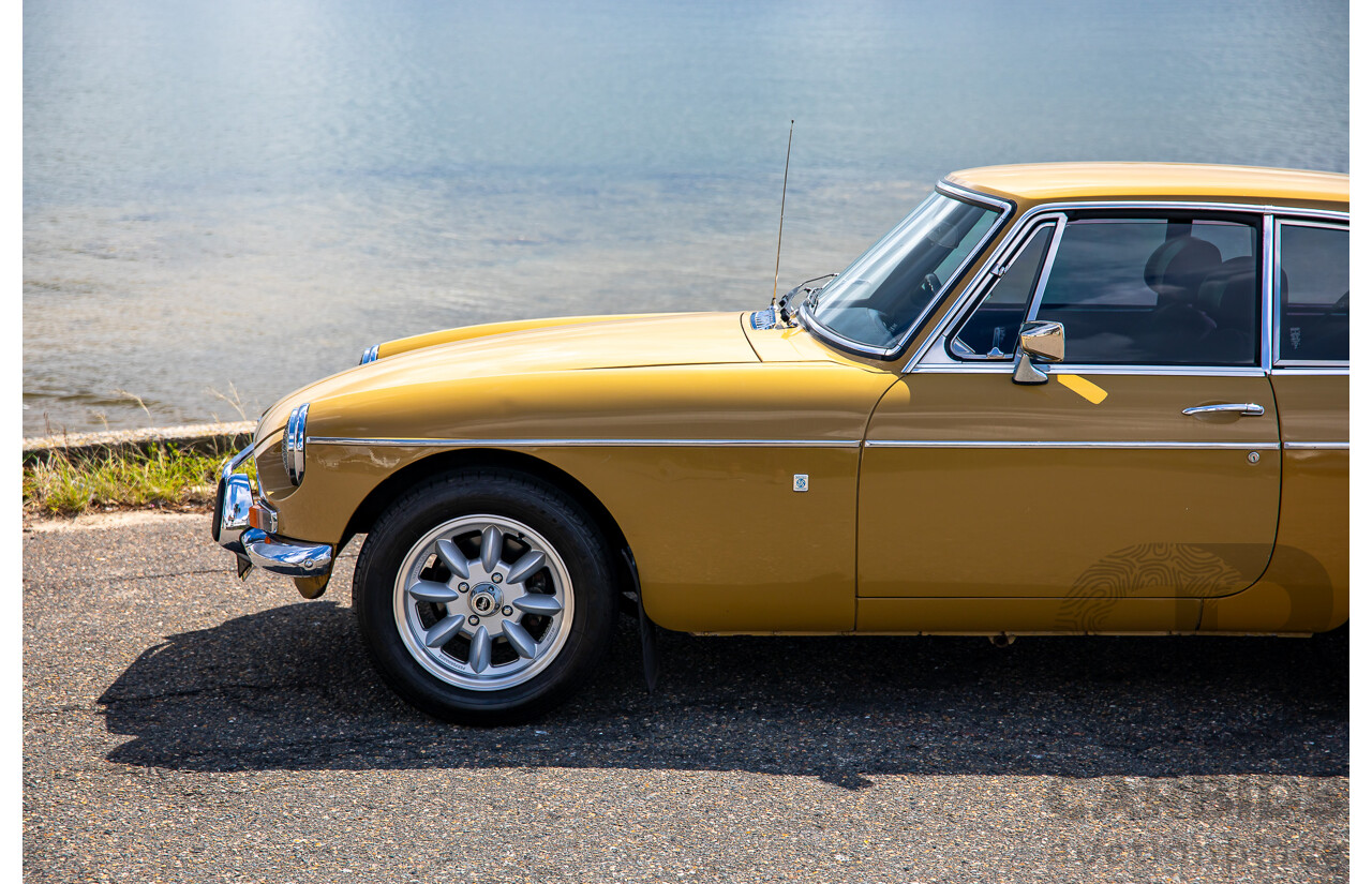 01/1974 M.G MGB GT 2d Coupe Harvest Gold 1.8L