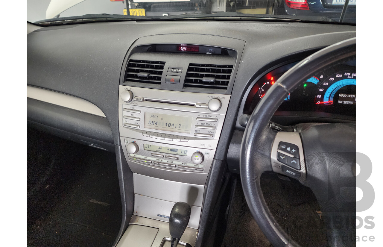 10/2008 Toyota Aurion Sportivo ZR6 GSV40R 4d Sedan White 3.5L