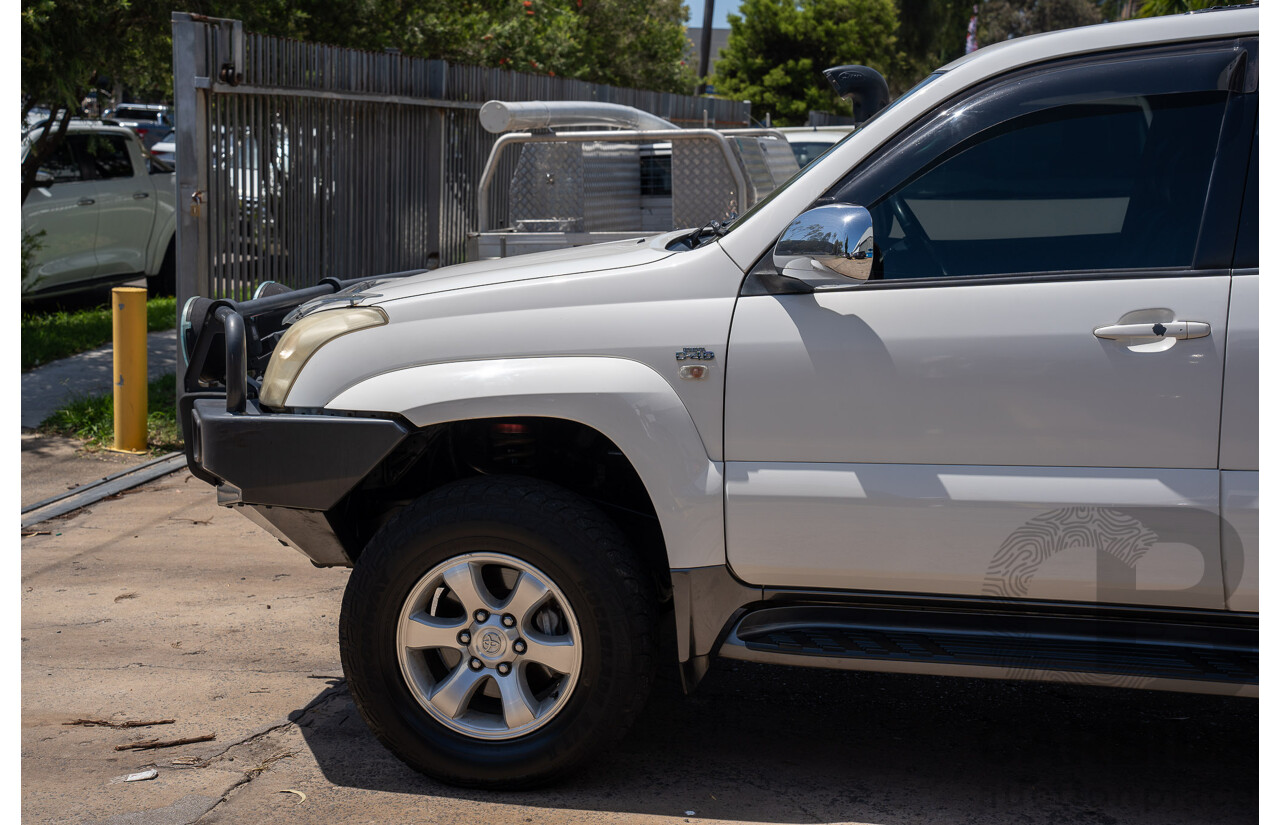 2/2007 Toyota Landcruiser Prado GXL (4x4) KDJ120R 07 Upgrade 4d Wagon Crystal Pearl Turbo Diesel 3.0L - 7 Seater