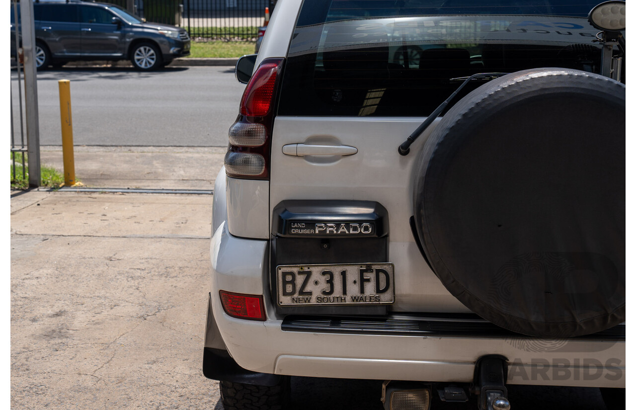 2/2007 Toyota Landcruiser Prado GXL (4x4) KDJ120R 07 Upgrade 4d Wagon Crystal Pearl Turbo Diesel 3.0L - 7 Seater