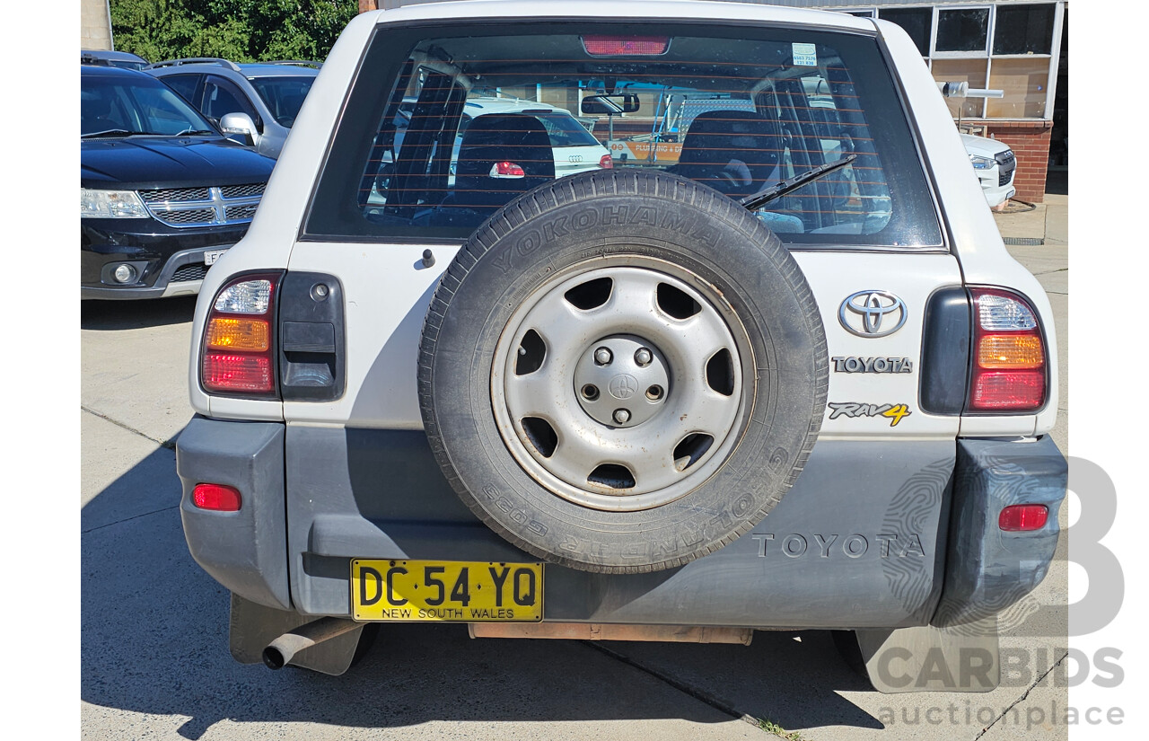 4/1998 Toyota Rav4 (4x4)  4d Wagon White 2.0L