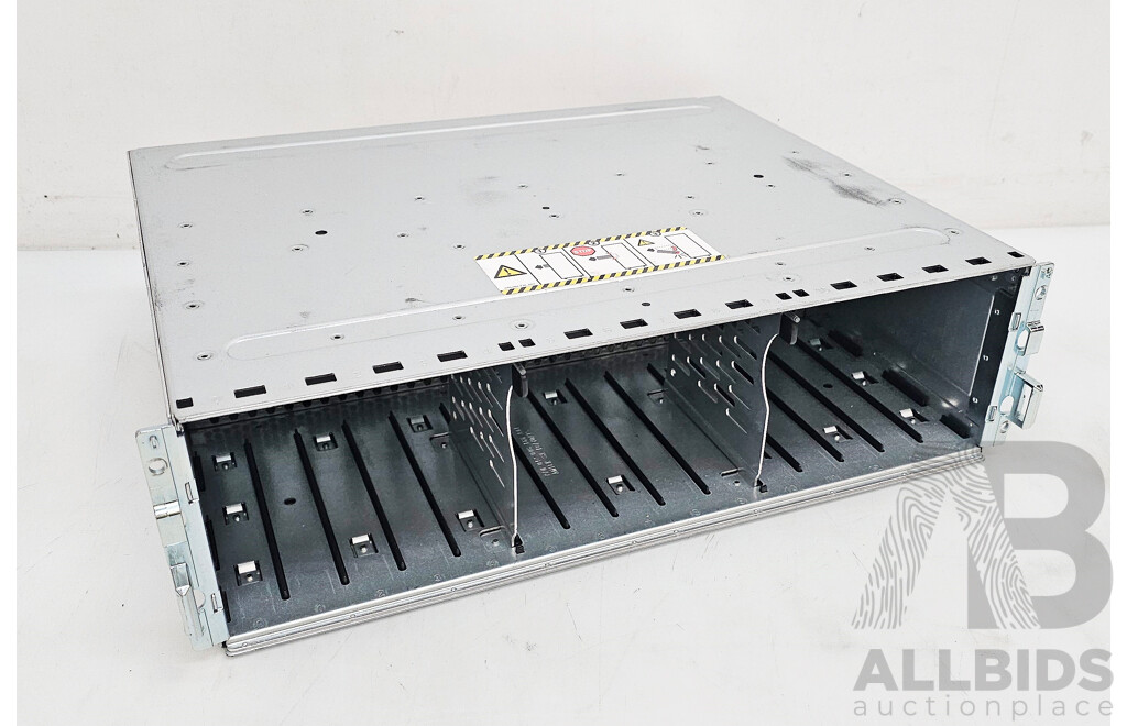 EMC (KTN-STL3) 15-Bay Hard Drive Array