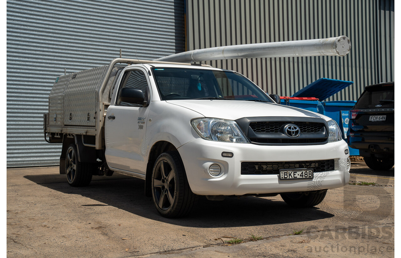 9/2008 Toyota Hilux Workmate TGN16R 07 UPGRADE C/Chas White 2.7L