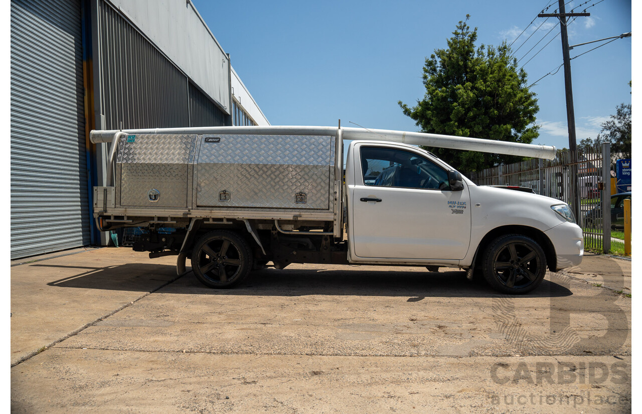 9/2008 Toyota Hilux Workmate TGN16R 07 UPGRADE C/Chas White 2.7L