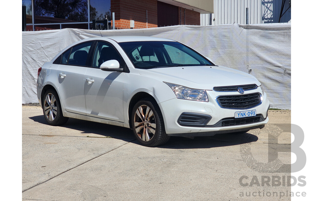 11/2015 Holden Cruze Equipe JH MY15 4d Sedan White 1.8L