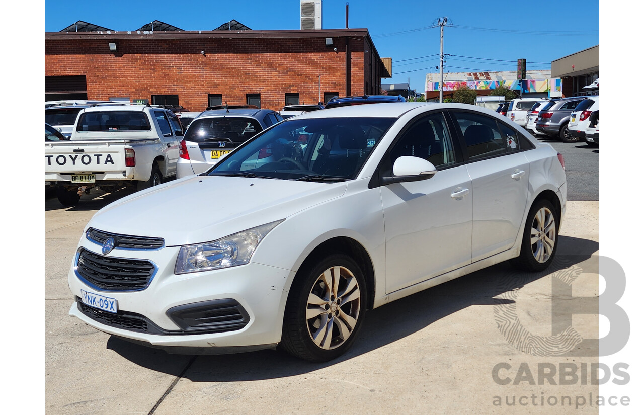 11/2015 Holden Cruze Equipe JH MY15 4d Sedan White 1.8L