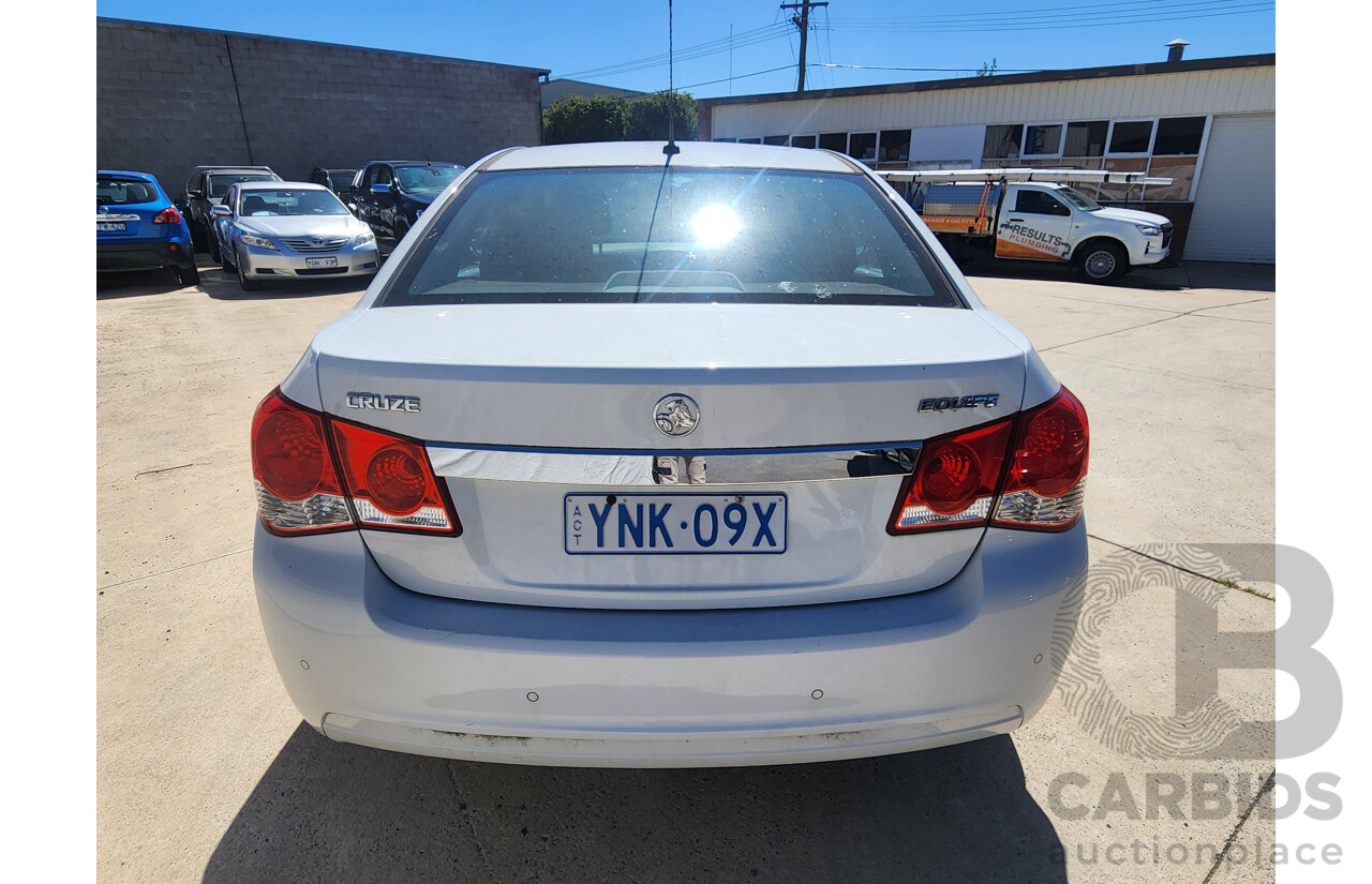 11/2015 Holden Cruze Equipe JH MY15 4d Sedan White 1.8L