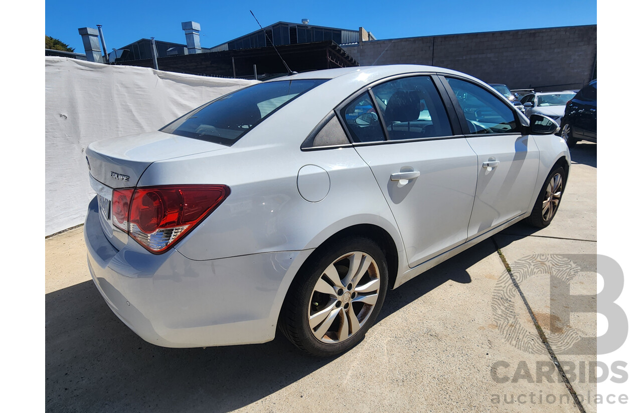 11/2015 Holden Cruze Equipe JH MY15 4d Sedan White 1.8L