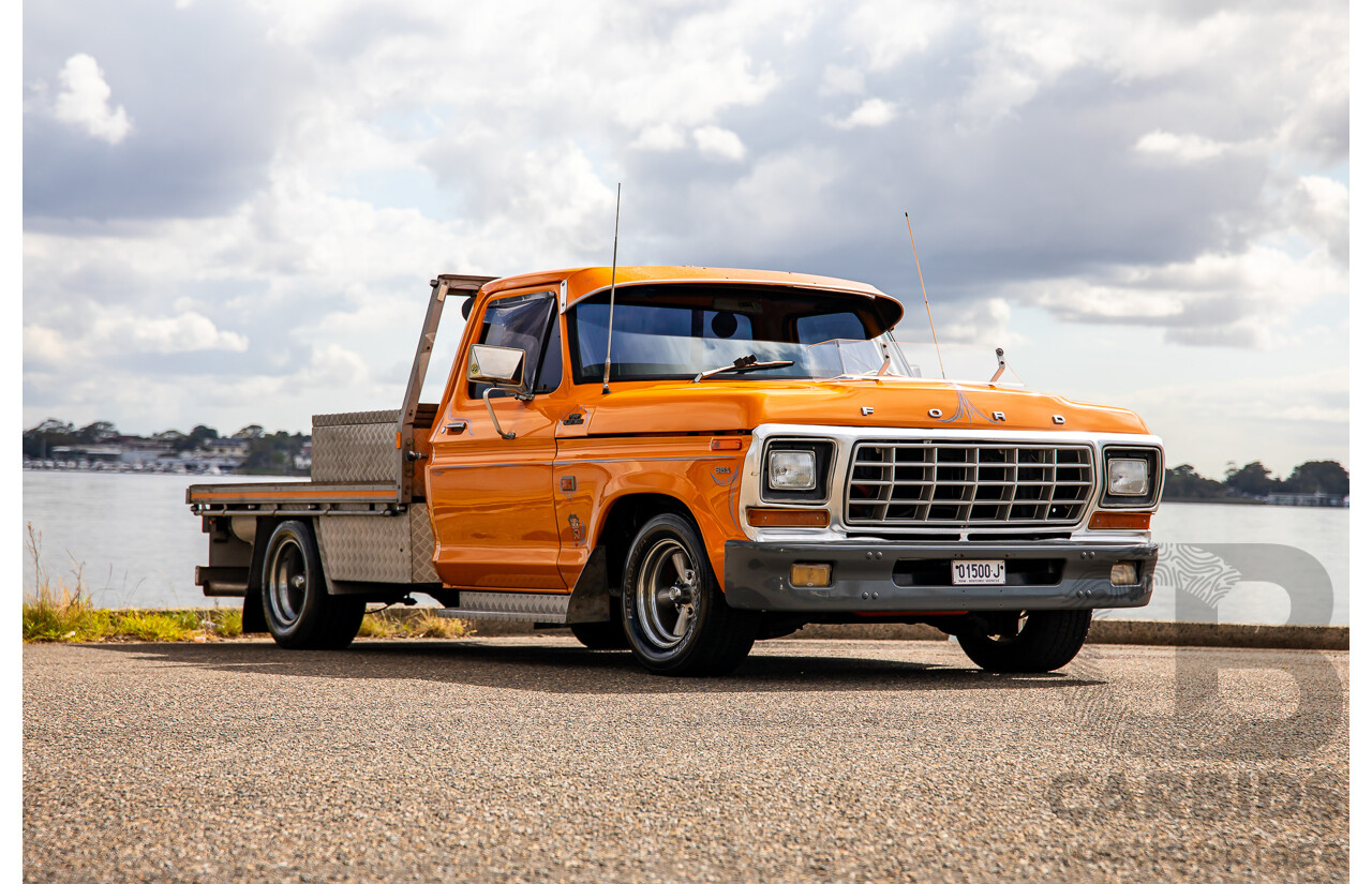 1/1979 Ford F100 Custom Tabletop Utility Tangerine Orange V8 5.8L - Dual Tank LPG Conversion