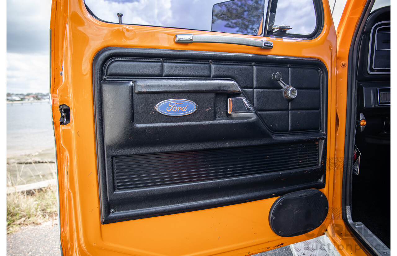 1/1979 Ford F100 Custom Tabletop Utility Tangerine Orange V8 5.8L - Dual Tank LPG Conversion