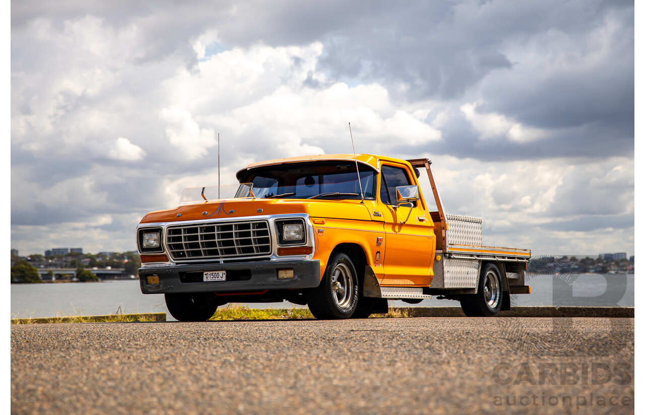 1/1979 Ford F100 Custom Tabletop Utility Tangerine Orange V8 5.8L - Dual Tank LPG Conversion