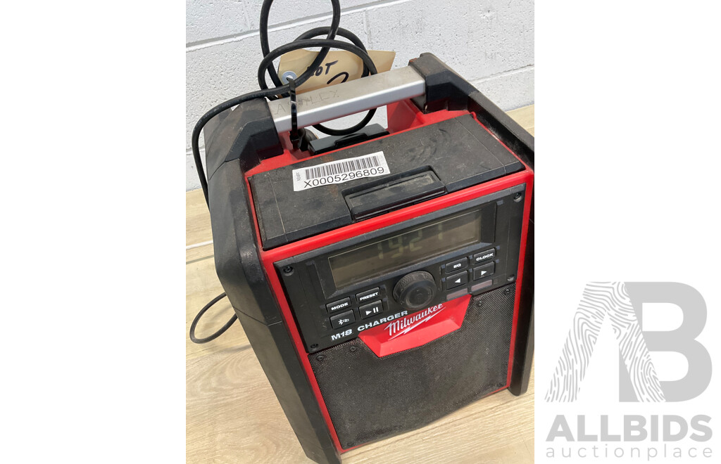 MILWAUKEE 18V Bluetooth Job Site Radio/Charger Skin (M18RC-0) - ORP $438