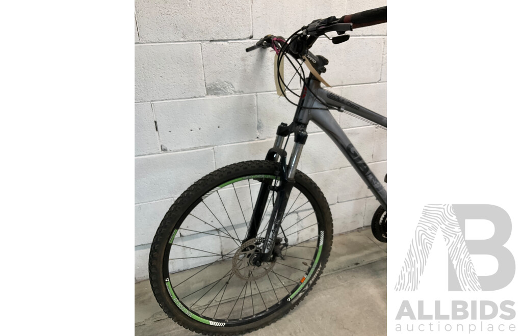 GIANT Boulder Size S Mountain Bike