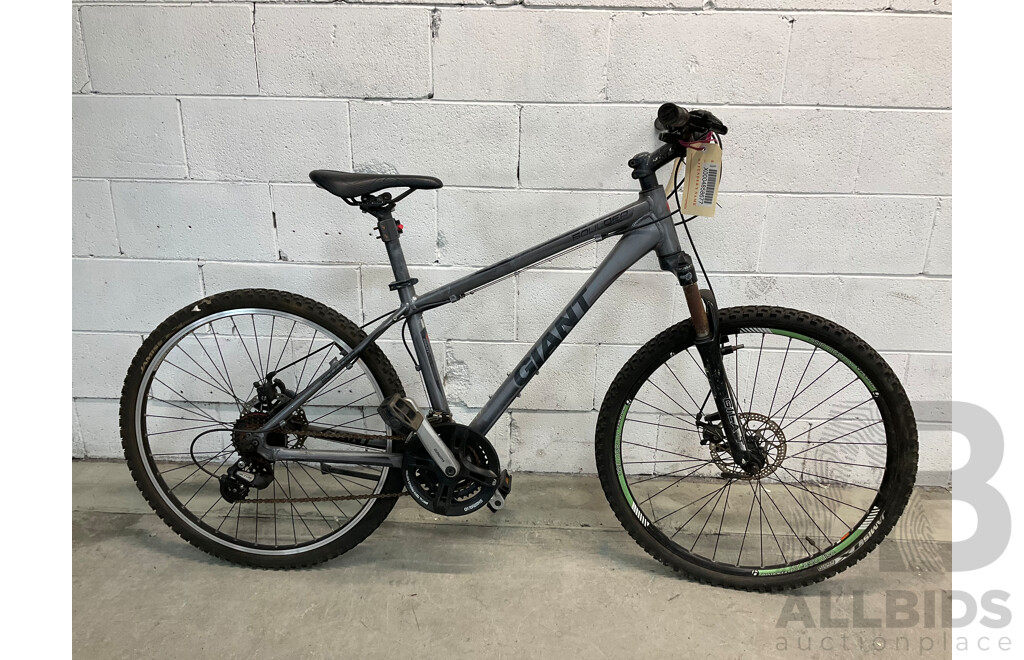 GIANT Boulder Size S Mountain Bike