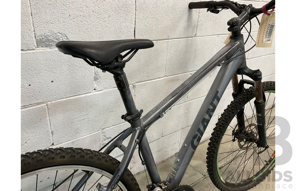 GIANT Boulder Size S Mountain Bike