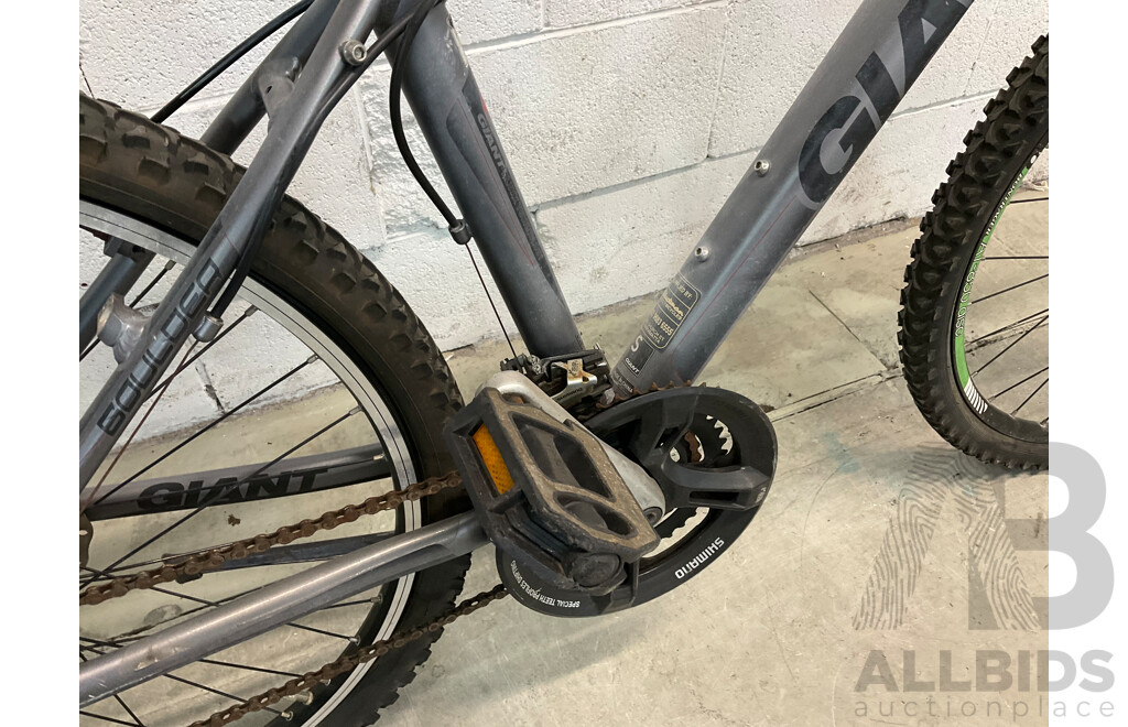 GIANT Boulder Size S Mountain Bike