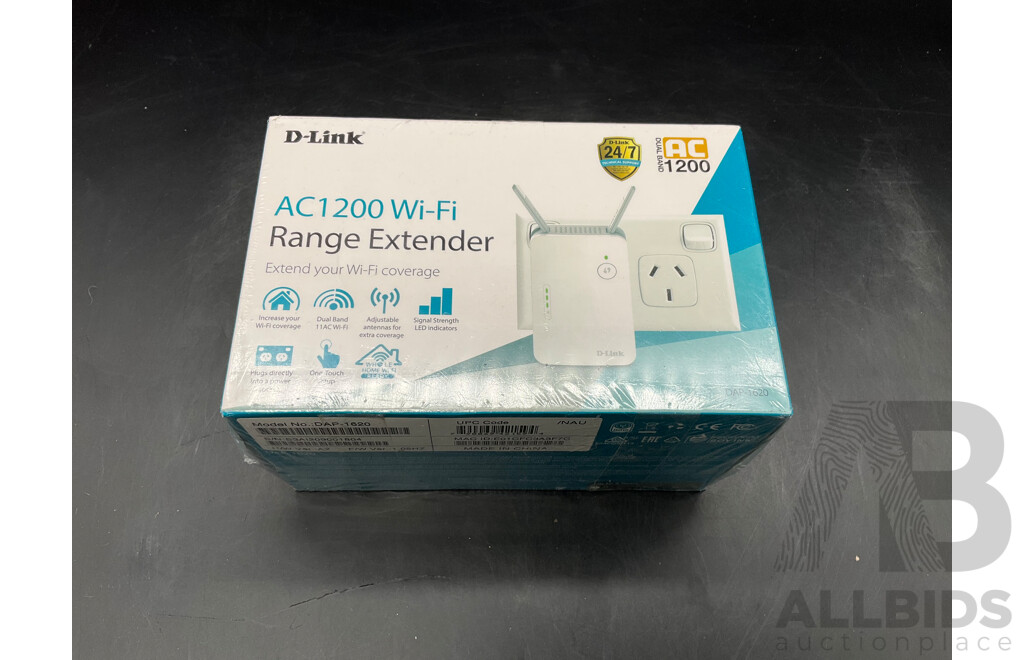 D-LINK AC1200 Wifi Range Extender - ORP $129