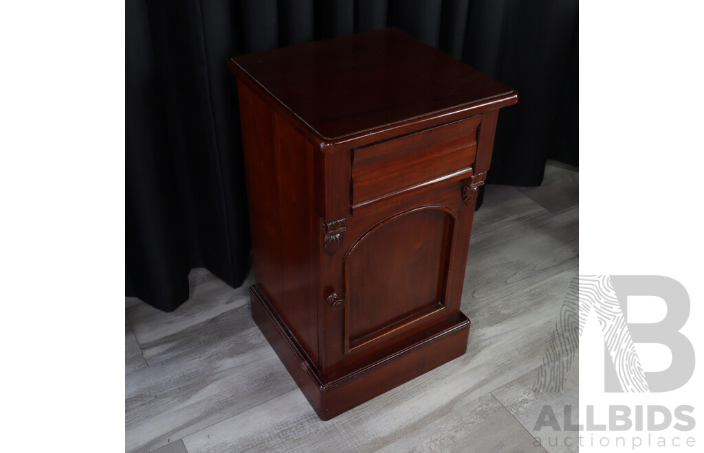 Pair of Reproduction Mahogany Bedside Chests