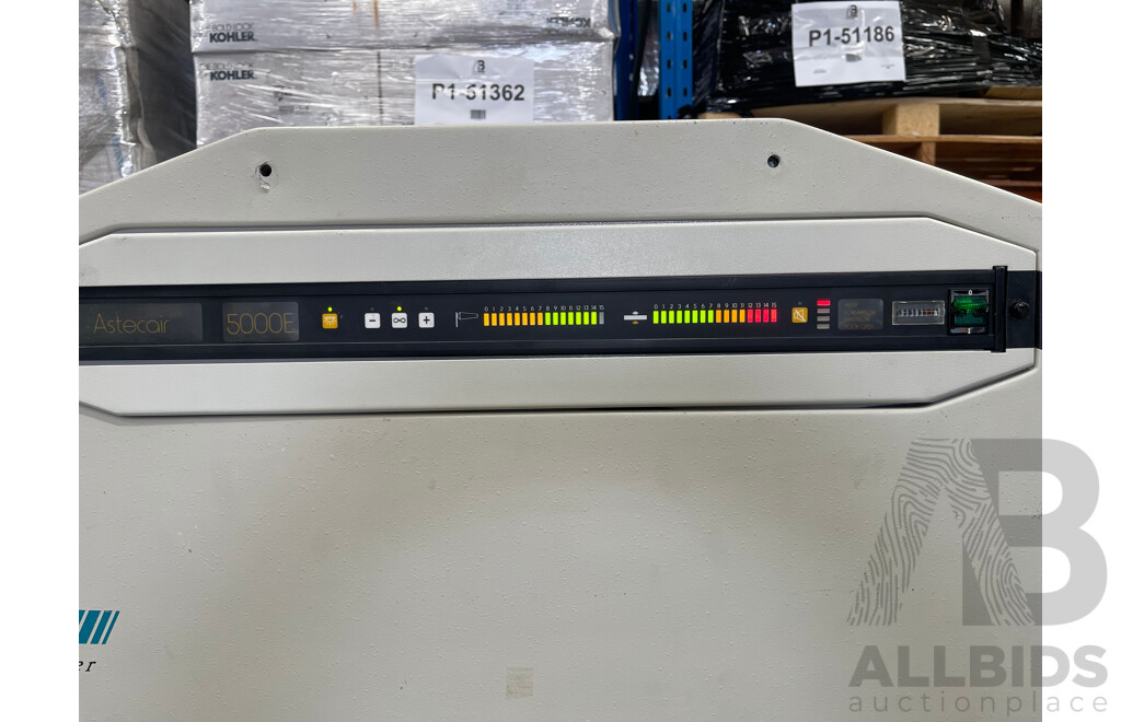 Astec Environmental Fume Cabinet and Vent