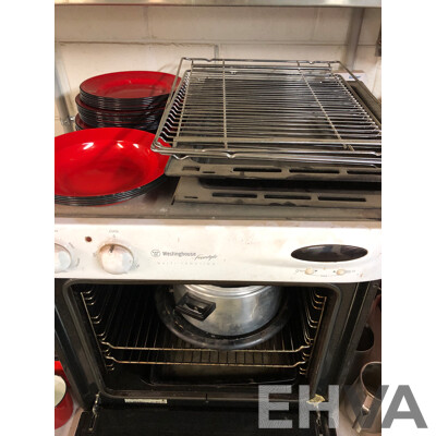 Westinghouse Freestyle 2.3kW Multifunction Underbench Oven with Various Kitchenware
