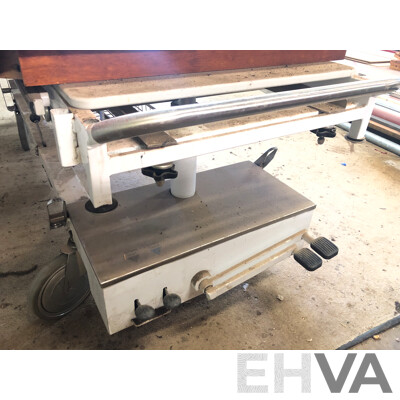 Ryobi 1000mm Wood Turning Lathe with Tools and Oxfrod Mobile Medical Bed with Benchtop