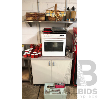 Westinghouse Freestyle 2.3kW Multifunction Underbench Oven with Various Kitchenware