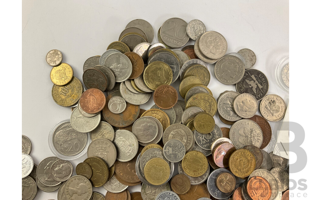 Collection of International Coins Including Singapore, United Kingdom, Fiji, New Zealand, Samoa, USSR, Hong Kong, Papua New Guinea, France, USA, - Approximately 2.4 Kilograms
