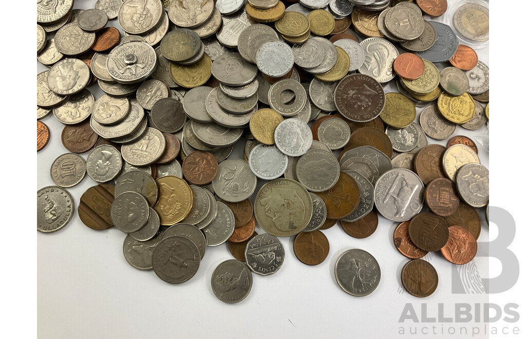 Collection of International Coins Including Singapore, United Kingdom, Fiji, New Zealand, Samoa, USSR, Hong Kong, Papua New Guinea, France, USA, - Approximately 2.4 Kilograms