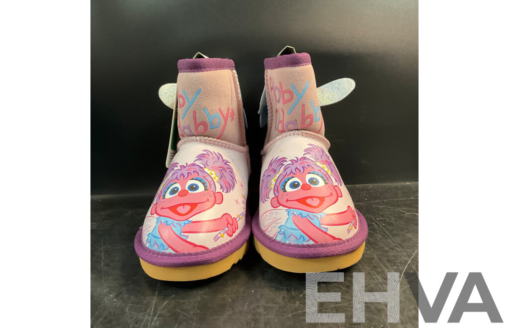 SESAME STREET Childen's Team Kicks Ugg Boots - Abby Cadabby - Size 11- Lot of 6