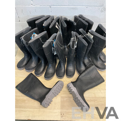 BATA Industrials Jobmaster III 400 PVC Safety Gumboots Size 8 Black/Grey - Lot of 10 - ORP $1299