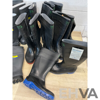 BLUNDSTONE Waterproof Safety Gumboots Size Mens UK 7 X 4, BATA Utility Gumboots Size 7/8 X6 - Lot of 10 - ORP $699