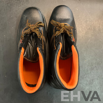 10 Pairs Safety Shoes Black/Orange - Size 45/46