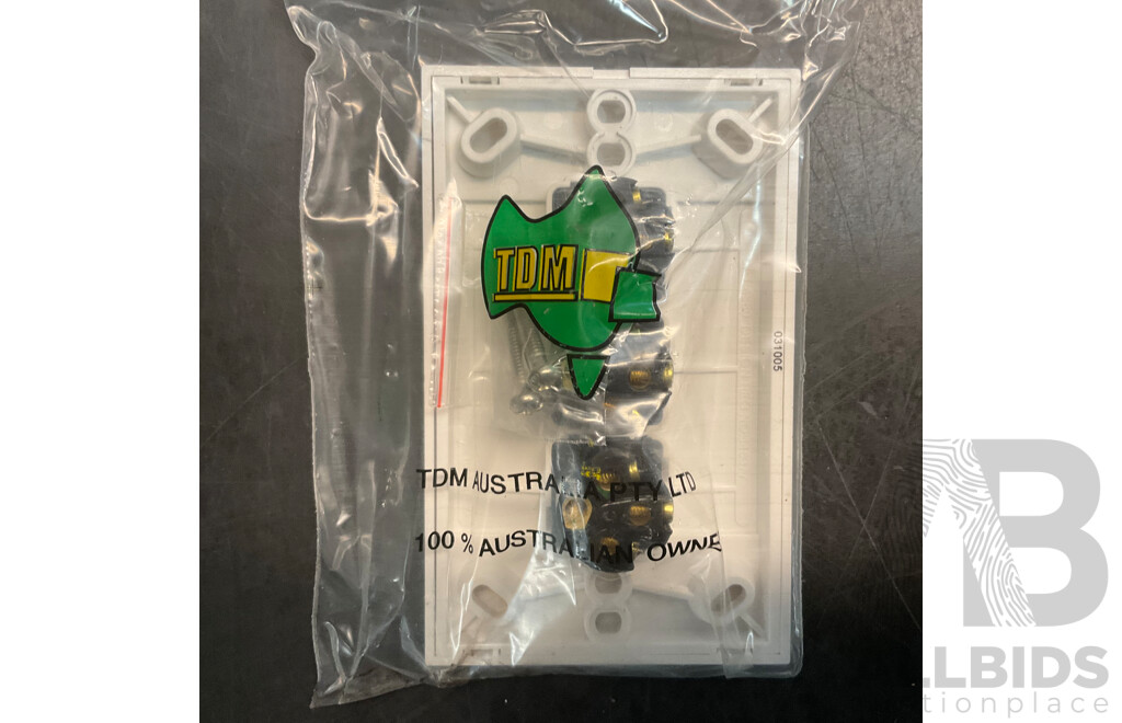 TDM Light Vertical Switches - 1/3 Gang - Lot of 150