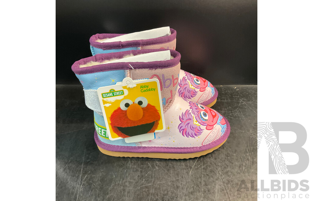 SESAME STREET Childen's Team Kicks Ugg Boots - Abby Cadabby - Size 11- Lot of 6
