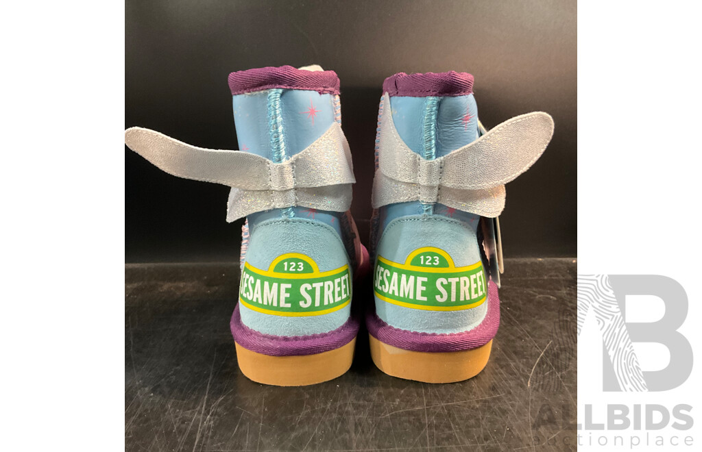SESAME STREET Childen's Team Kicks Ugg Boots - Abby Cadabby - Size 11- Lot of 6