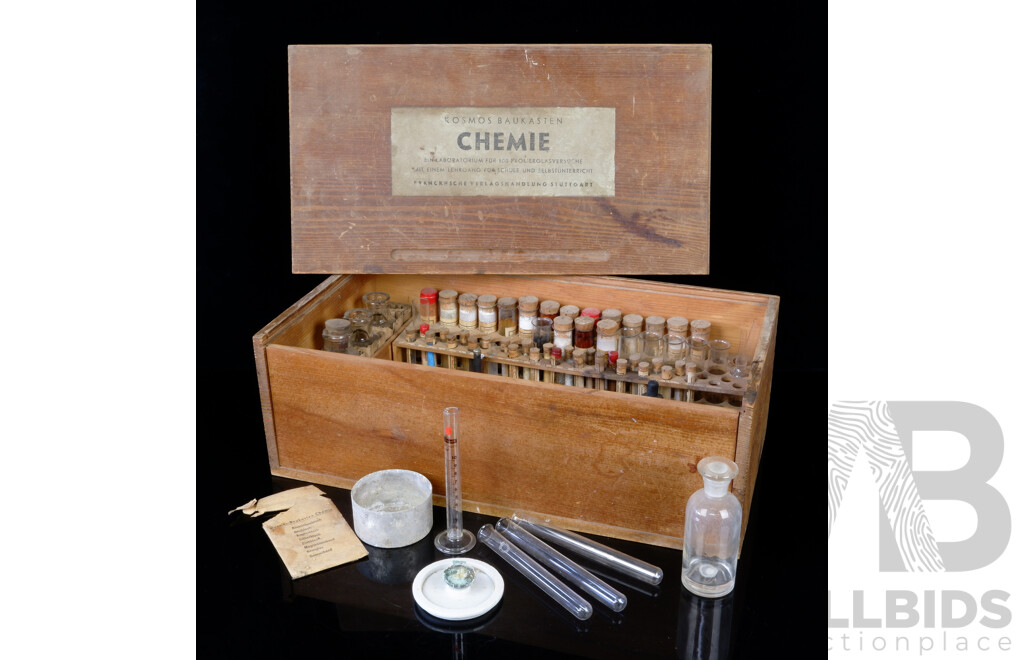 1930's Kosmos Experimental Chemistry Set in Timber Case, Made in Germany