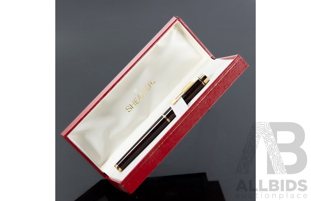 American Sheaffer Fountain Pen with 14K Gold Nib and in Original Presentation Box