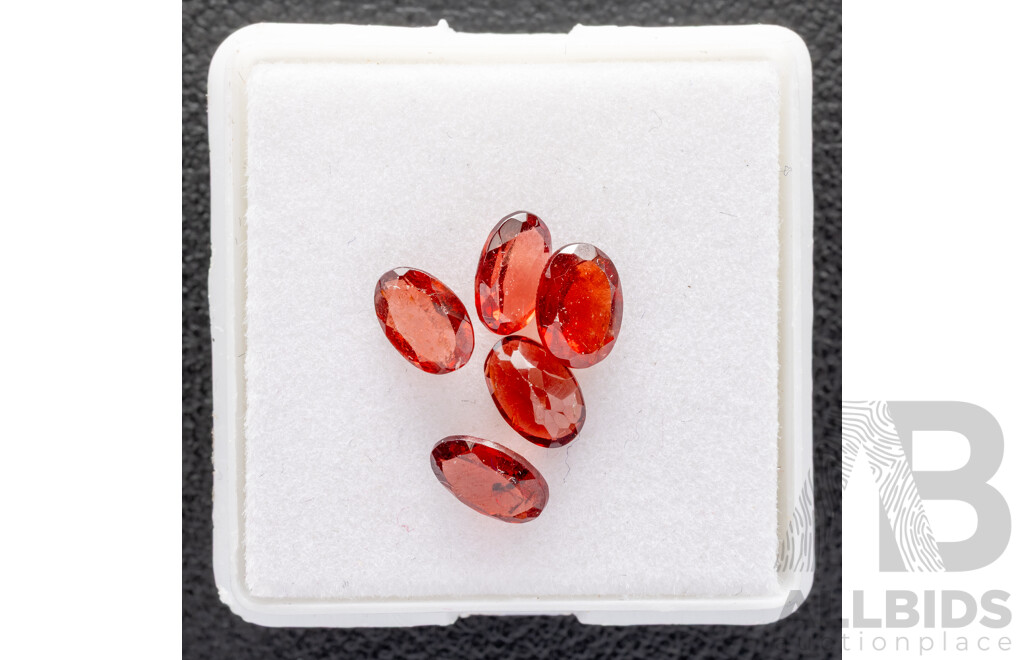 Diamond Single Unset 0.01CT & Garnet (5) Unset Oval Cut Gemstones, 2.75CT