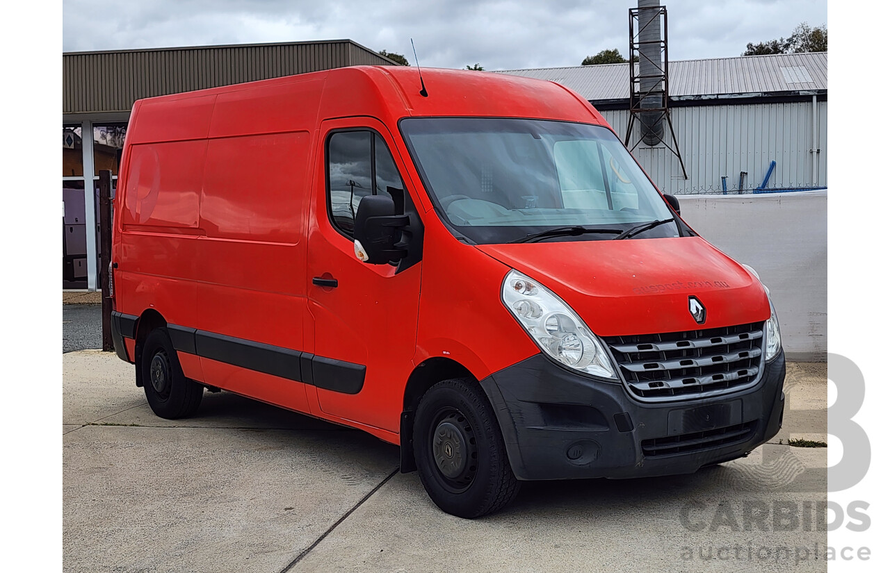 12/2013 Renault Master cargo X62 series Auto 4d Van Red 2.3L Turbo diesel