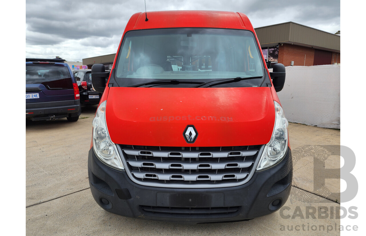 12/2013 Renault Master cargo X62 series Auto 4d Van Red 2.3L Turbo diesel