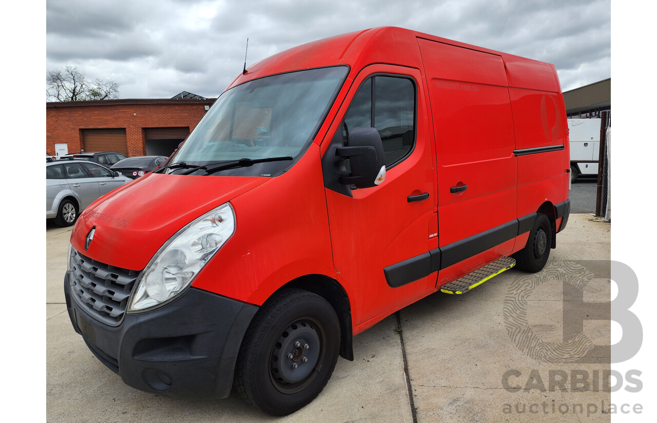 12/2013 Renault Master cargo X62 series Auto 4d Van Red 2.3L Turbo diesel