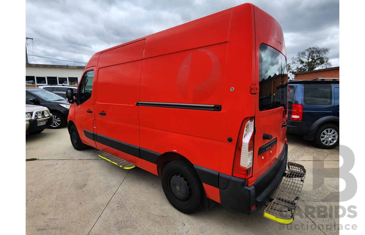 12/2013 Renault Master cargo X62 series Auto 4d Van Red 2.3L Turbo diesel