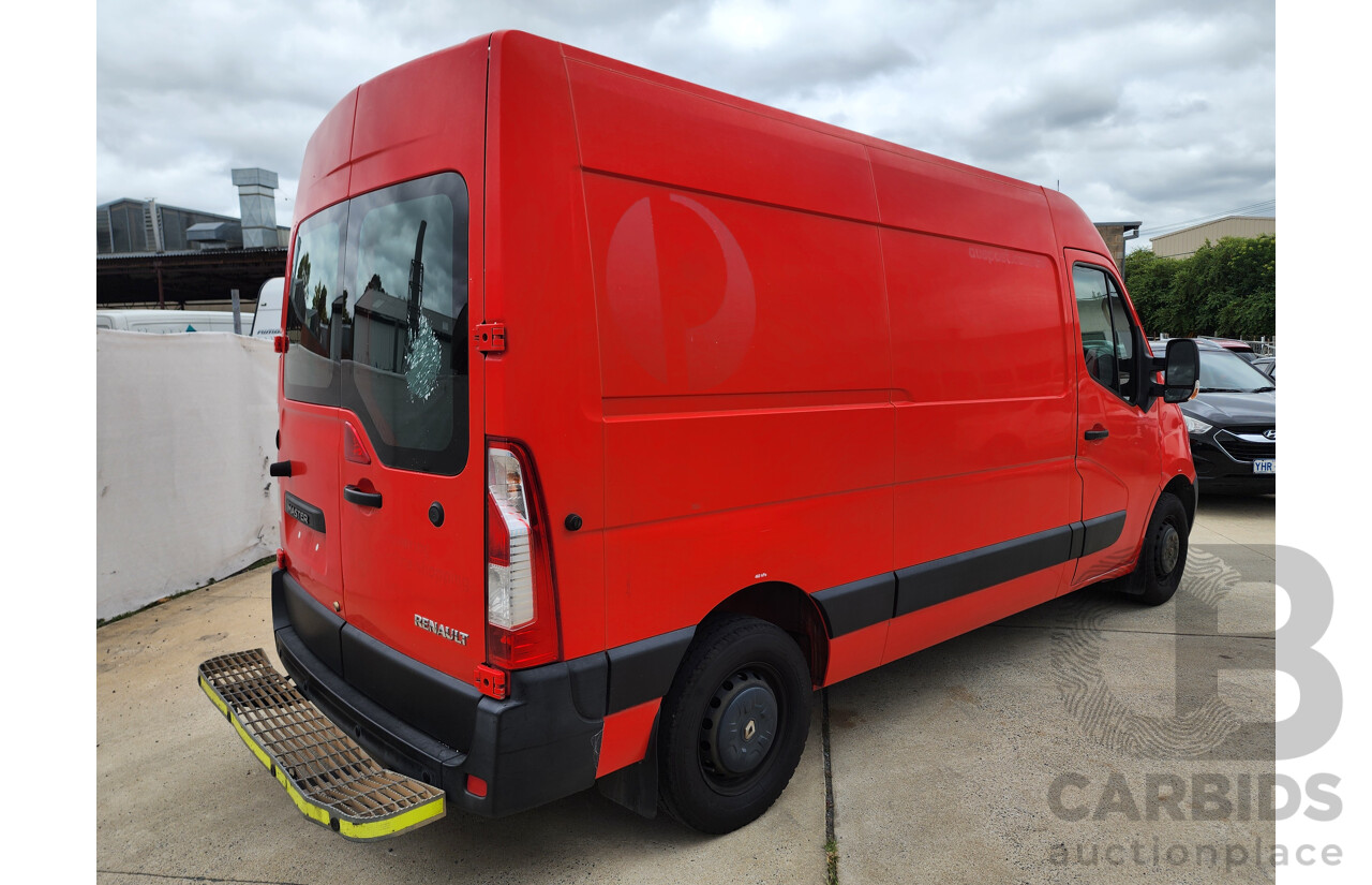 12/2013 Renault Master cargo X62 series Auto 4d Van Red 2.3L Turbo diesel