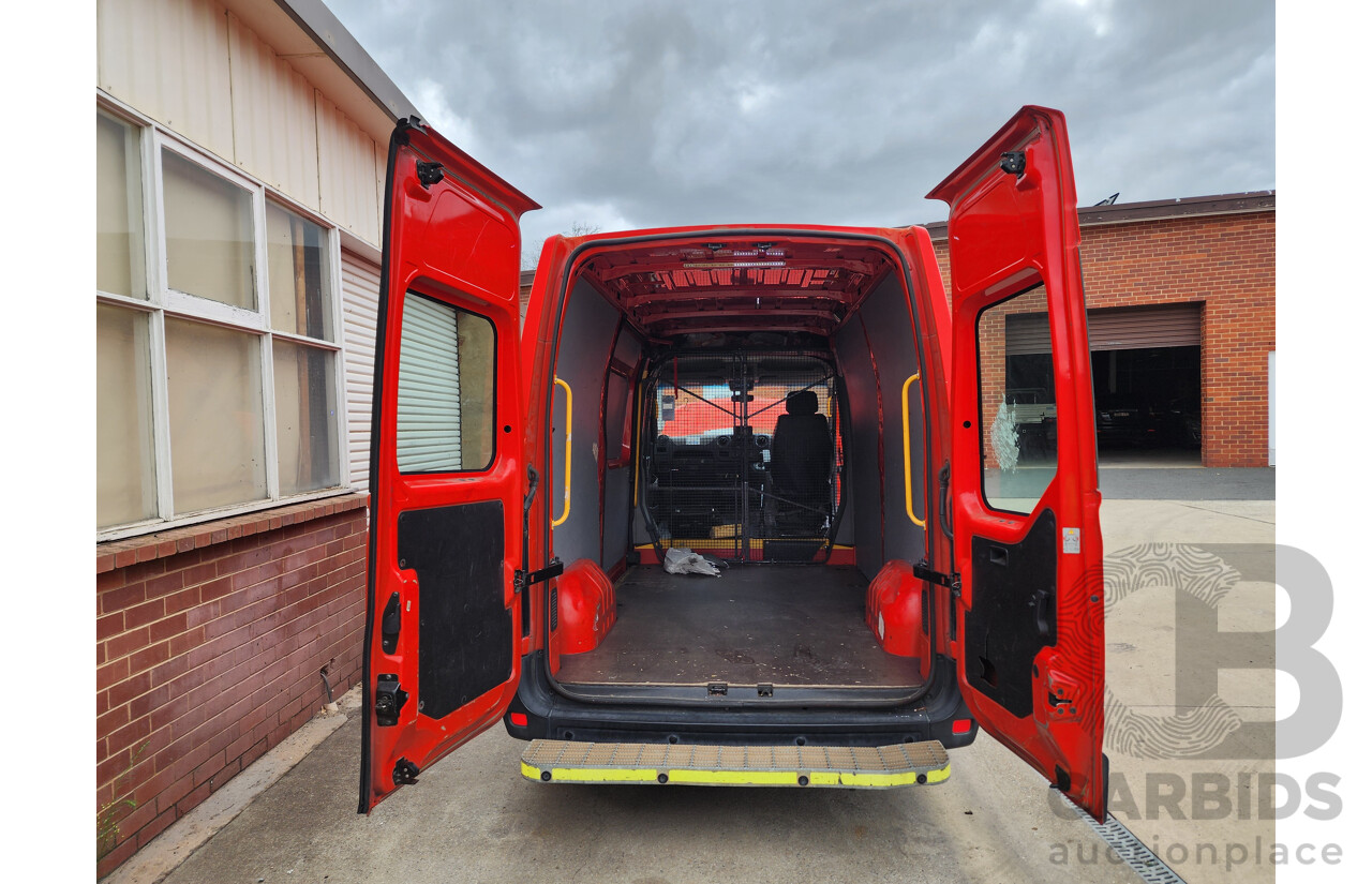 12/2013 Renault Master cargo X62 series Auto 4d Van Red 2.3L Turbo diesel