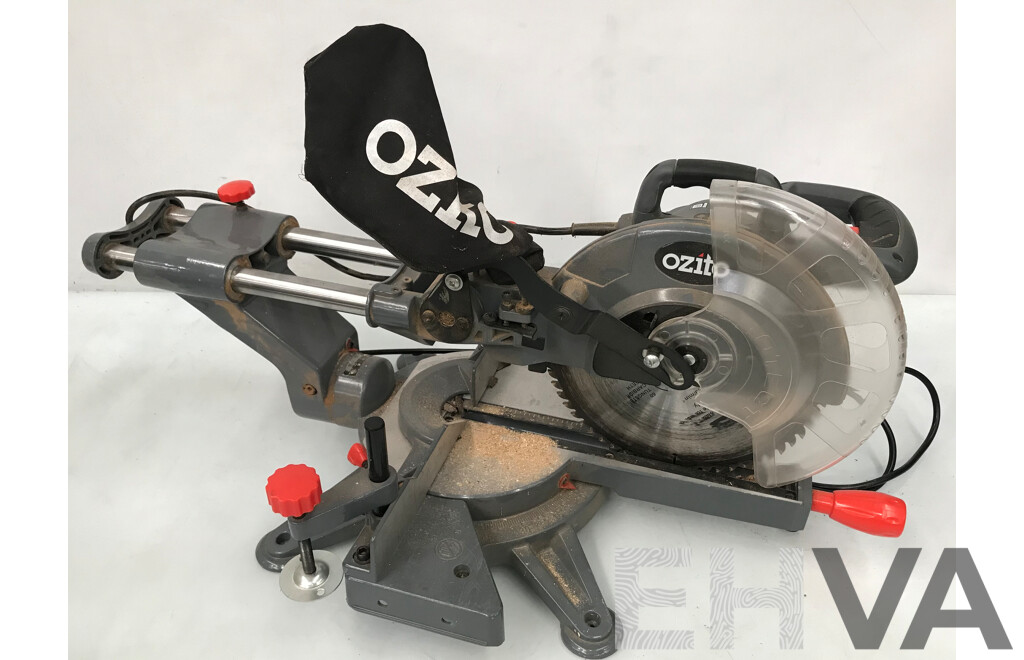 Ozito 1600W 210mm Corded Compound Mitre Saw