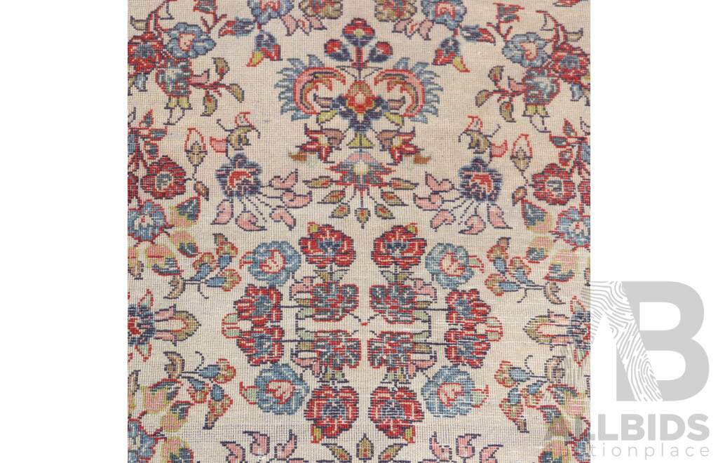 Hand Knotted Persian Thick Soft Wool Rug with Floral Design