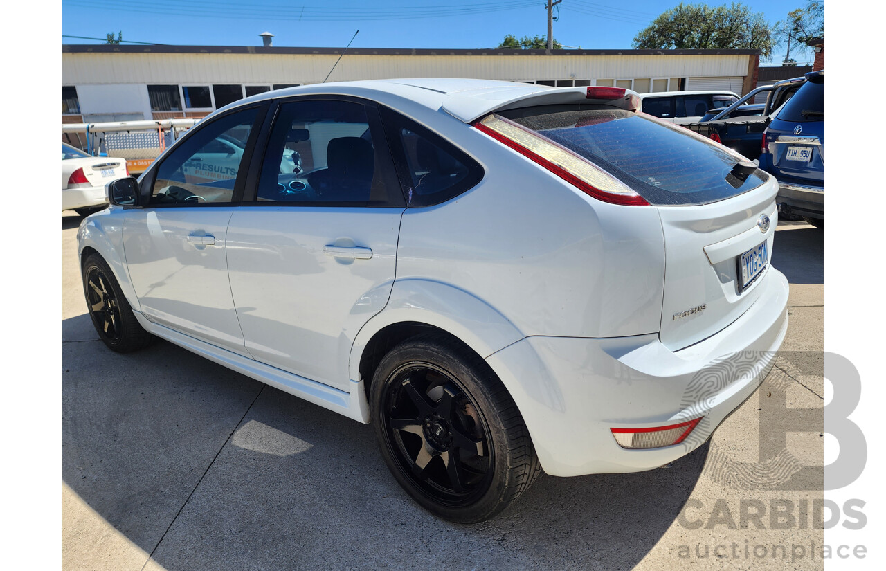 11/2010 Ford Focus Zetec LV 5d Hatchback White 2.0L