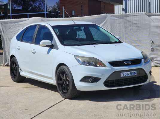 11/2010 Ford Focus Zetec LV 5d Hatchback White 2.0L