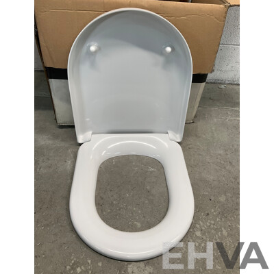 Verotti Vivo Wall Hung Pan Thick Seat Rimless Toilet White & Black - Lot of 9 - Total ORP $4,275.00